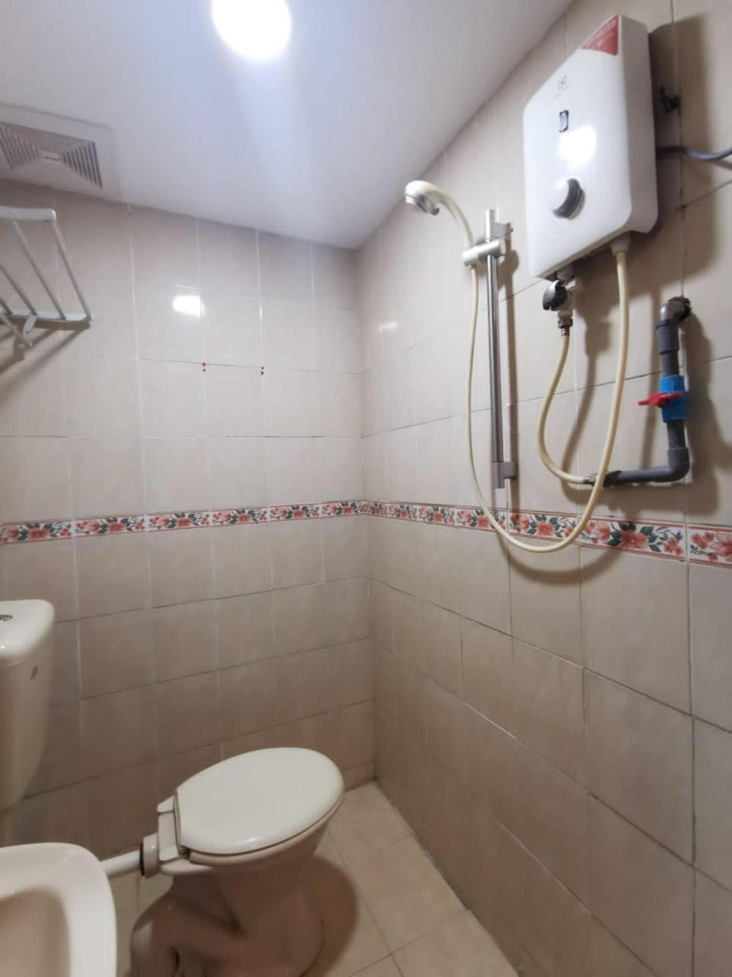 Super Oyo 90086 My Seven Days Inn Джохор-Бару Экстерьер фото