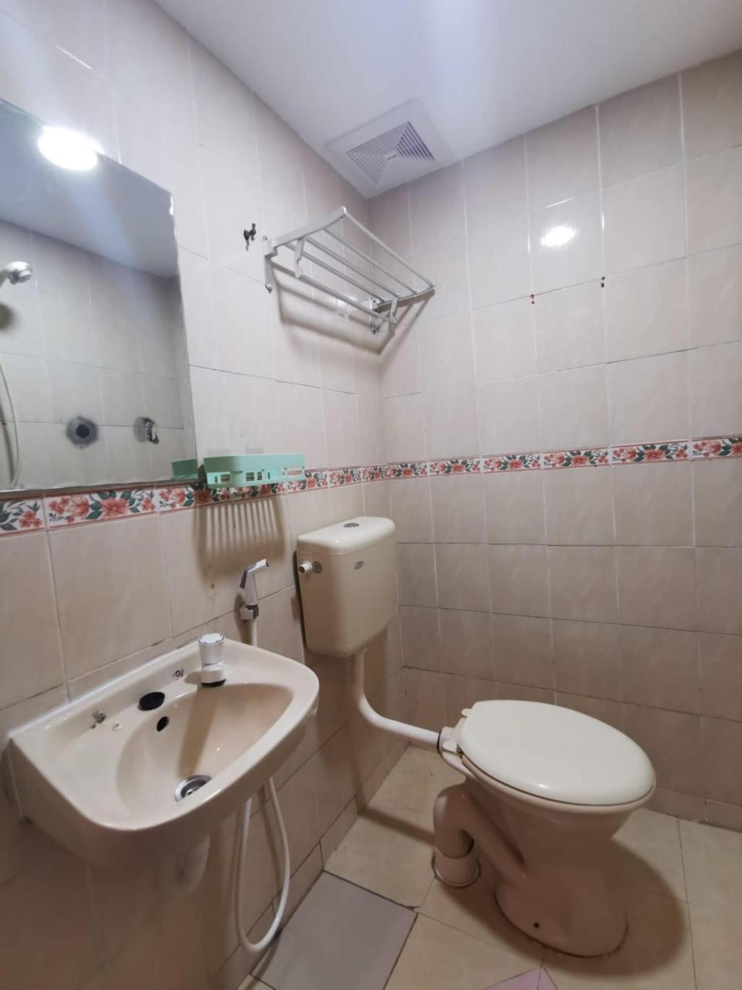 Super Oyo 90086 My Seven Days Inn Джохор-Бару Экстерьер фото
