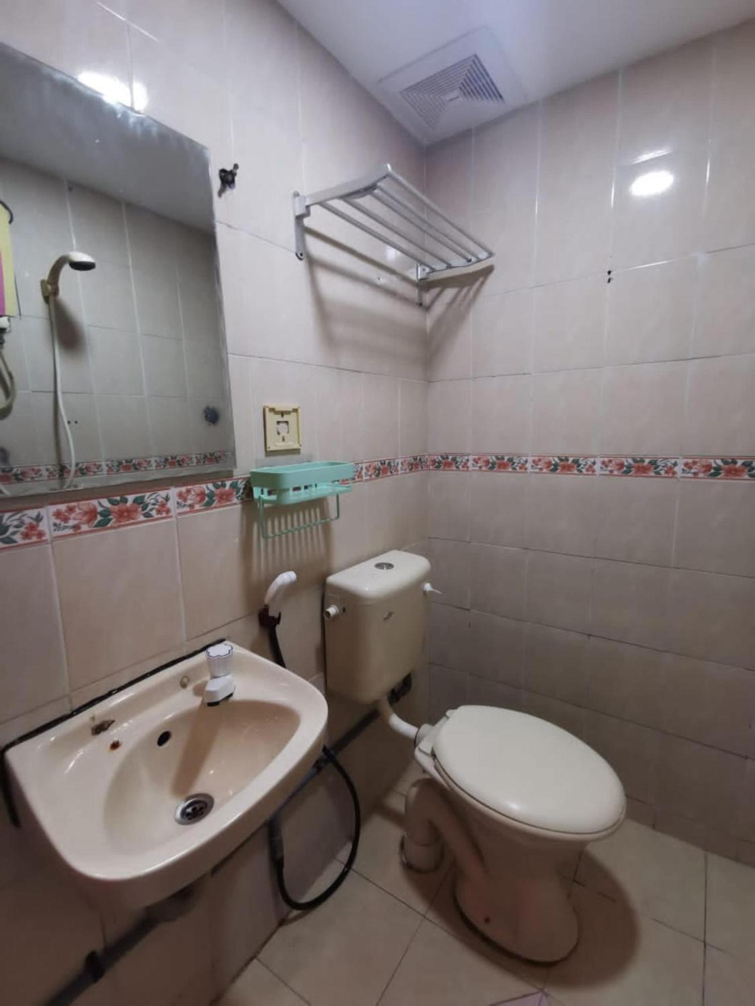 Super Oyo 90086 My Seven Days Inn Джохор-Бару Экстерьер фото